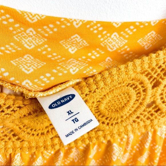 Old Navy Yellow & White Patterned Short Sleeve - Picture 5 of 10